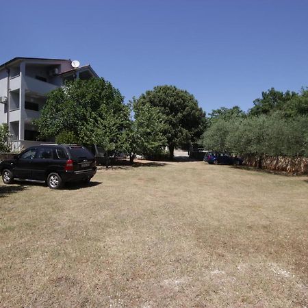 Apartments Smitran Banjole Buitenkant foto
